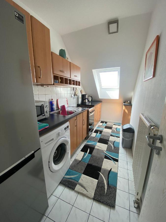 Dachgeschoss Apartment Mit Ausblick Halle  Bagian luar foto
